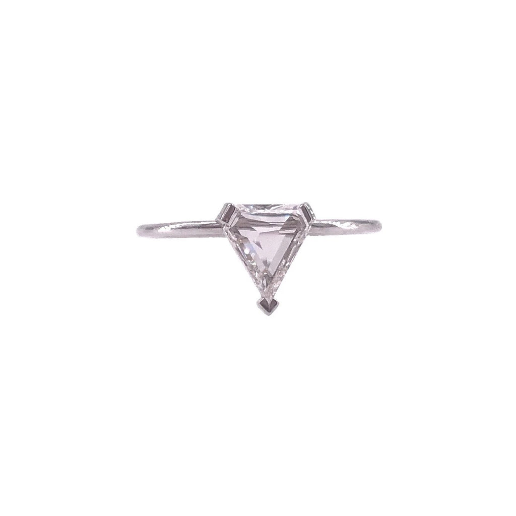 TIARA DIAMOND SOLITAIRE RING IN 18KT WHITE GOLD